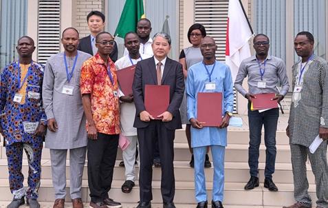 Bénin : Deux Contrats De Don De Projet De Construction Signés Par Le Japon