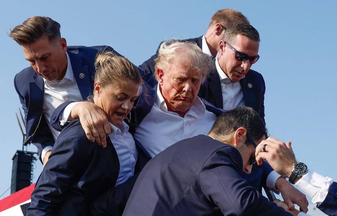 USA: Des Tirs D&rsquo;arme Sur Donald Trump En Plein Meeting