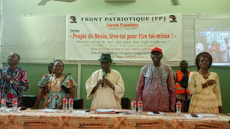 Front Patriotique: Forum Populaire Sous L&rsquo;égide De Laurent Mètongnon