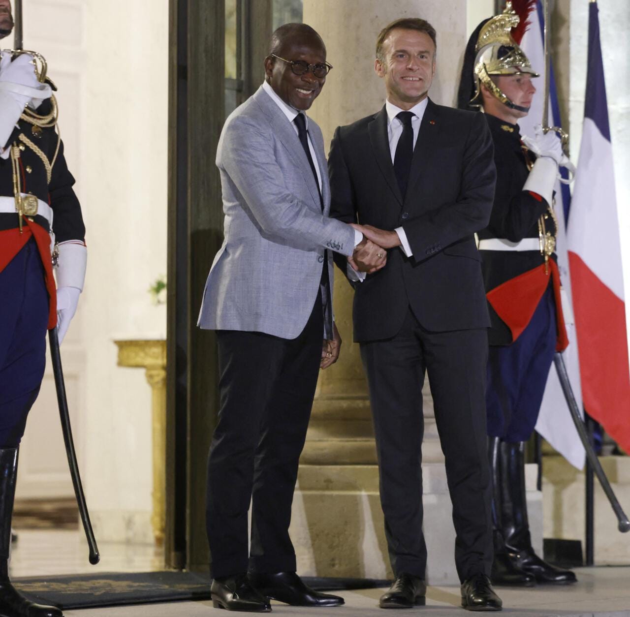 Contexte De Tentative Coup D&rsquo;État : Talon Chez Macron, Décryptage D&rsquo;une Visite.