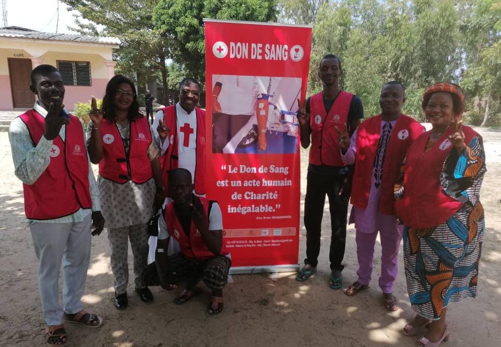 Lutte Contre La Pénurie De Poches De Sang : La Partition De Sèmè-Podji Sous La Direction De L&rsquo;infatigable Père Bruno Hounkonnou