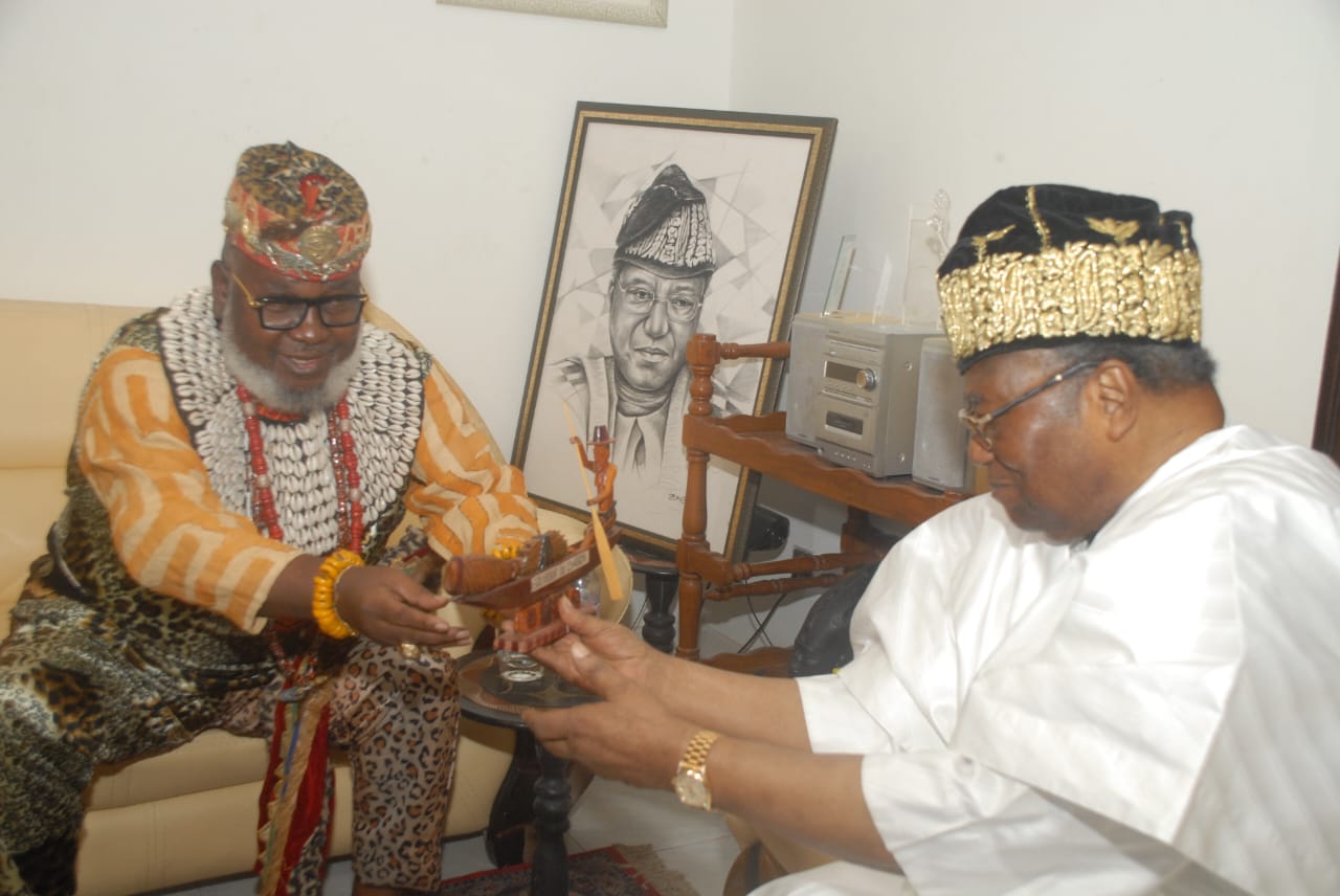 Bénin: Trophée Décerné À Soglo Par Des Majestés D&rsquo;Afrique