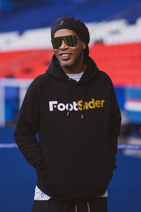 « FootSider »/Site pour joueurs à recruter : Ronaldinho, chef de file