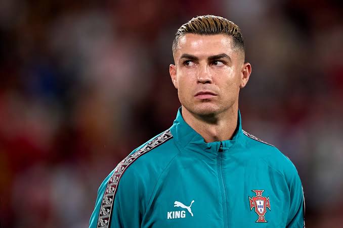 Football : Cristiano Ronaldo Après 23 Ans De Dévouement à L'équipe Nationale, Bonne Stratégie De Départ ?