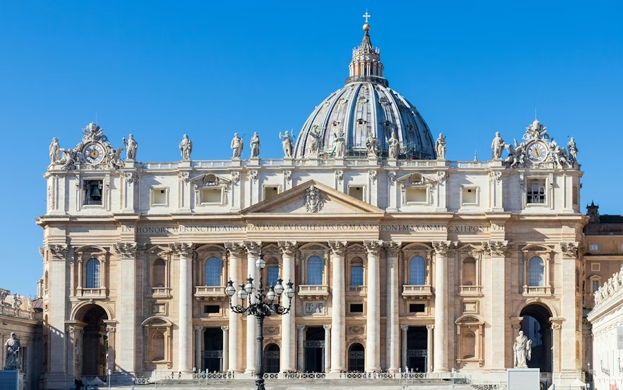 Vatican : Pape Léon XIV  Dans Son Nouvel Appartement Au Palais Apostolique