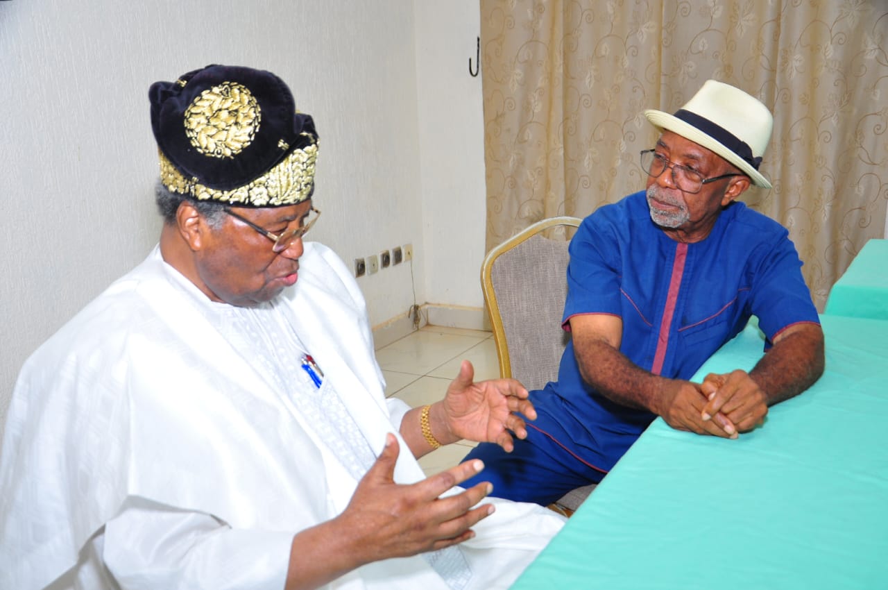 Porto-Novo/Centre "Songhaï" : Soglo chez Nzamujo