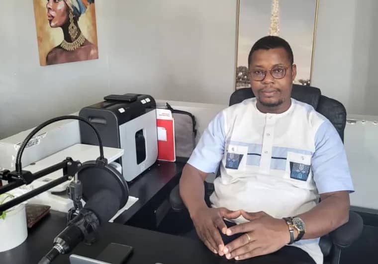 Abidjan : Hugues, La Nuit Du 9 au 10 Hors De L'hôtel. Pourquoi ? Réponse D'un Ivoirien Bon Samaritain