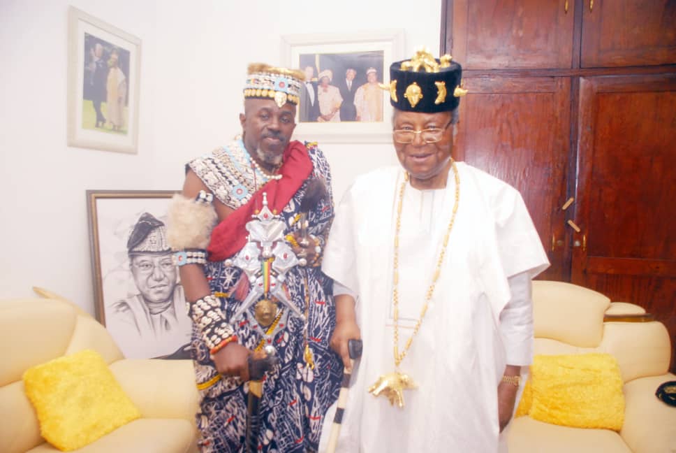 Ce 29 Novembre 2025 : À L'occasion Des 94 Ans Du Président Soglo, Message De Vœux D'anniversaire De Sa Majesté King Guide Bamba Depuis Le Mali