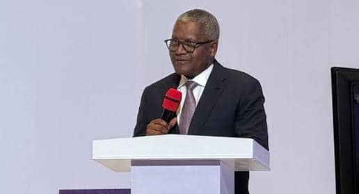 Nigeria: Dangote En Conférence De Presse : « Le ticket d'entrée minimum a été fixé à seulement 10 actions (soit 5 250 nairas) pour permettre aux citoyens ordinaires, aux chauffeurs, cuisiniers et serveurs de devenir copropriétaires de la raffinerie.».