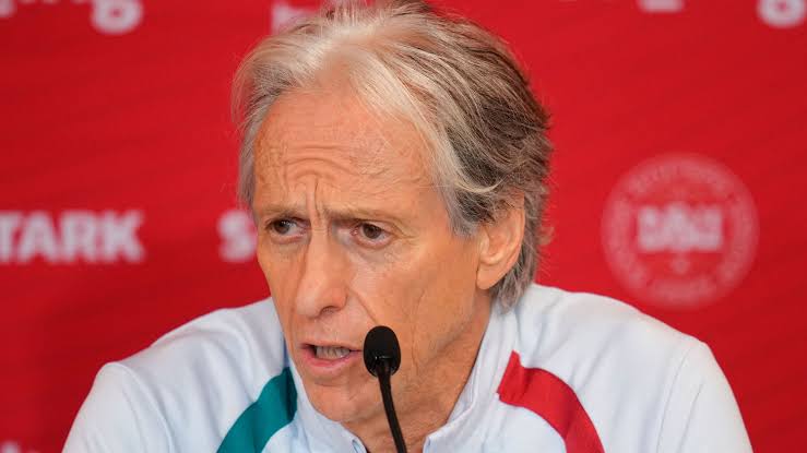 Football : Face à CR7, Le Coach Du Portugal a-t-il Raison De Procéder De La Sorte ?