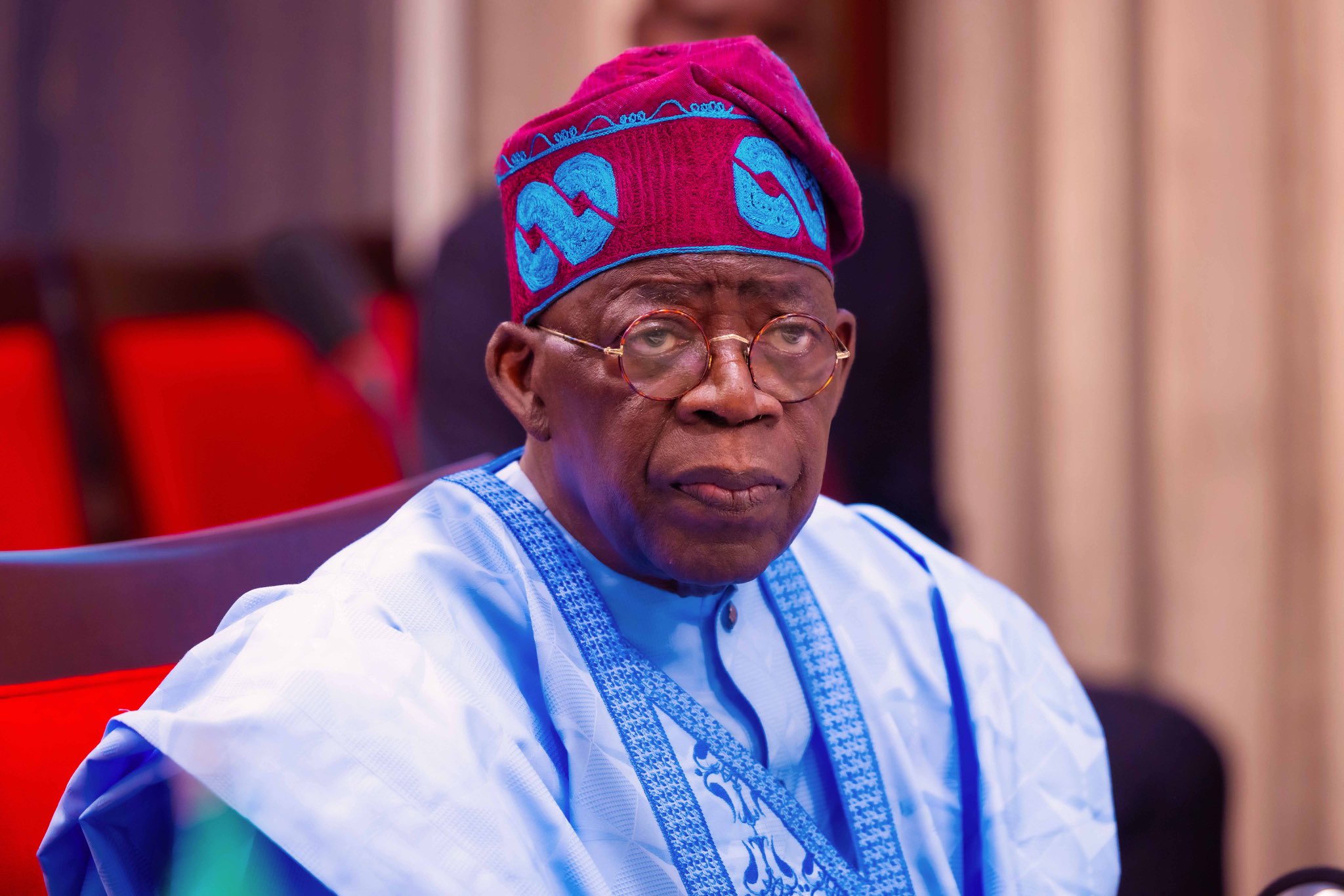 Nigeria : Bola Tinubu Attendait Osimhen, Le Voici Dans Une Immense Joie Pour Un Héros De La Musique