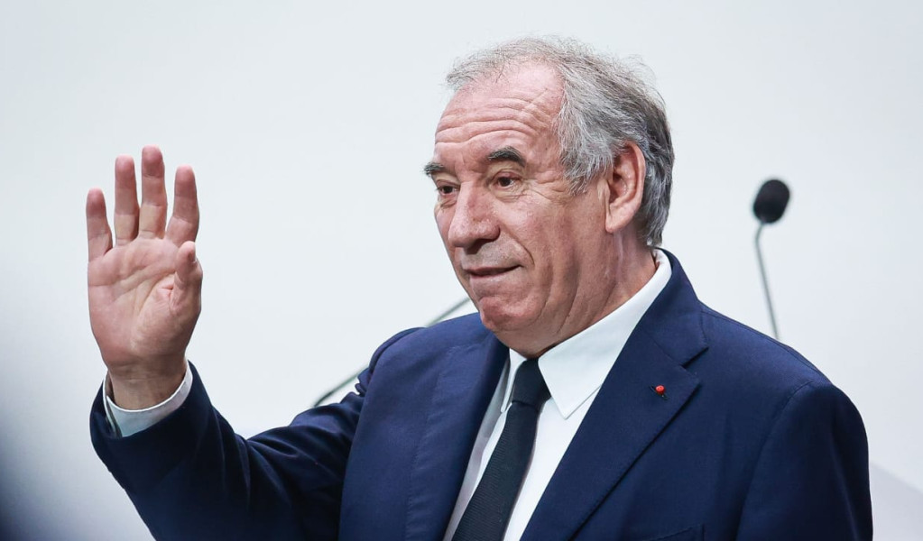 France : Le Premier Ministre Bayrou Sur Une Chaise Éjectable Ce Jour. Quelle Équation Pour Macron ?